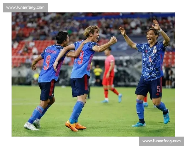 世界杯预选赛精彩纷呈 各大强队争夺出线席位 激烈竞争引发球迷热议 世界杯预选赛精彩纷呈 各大强队争夺出线席位 激烈竞争引发球迷热议